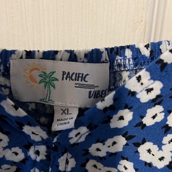 Women’s Pacific Vibes sundress - Picture 3 of 4